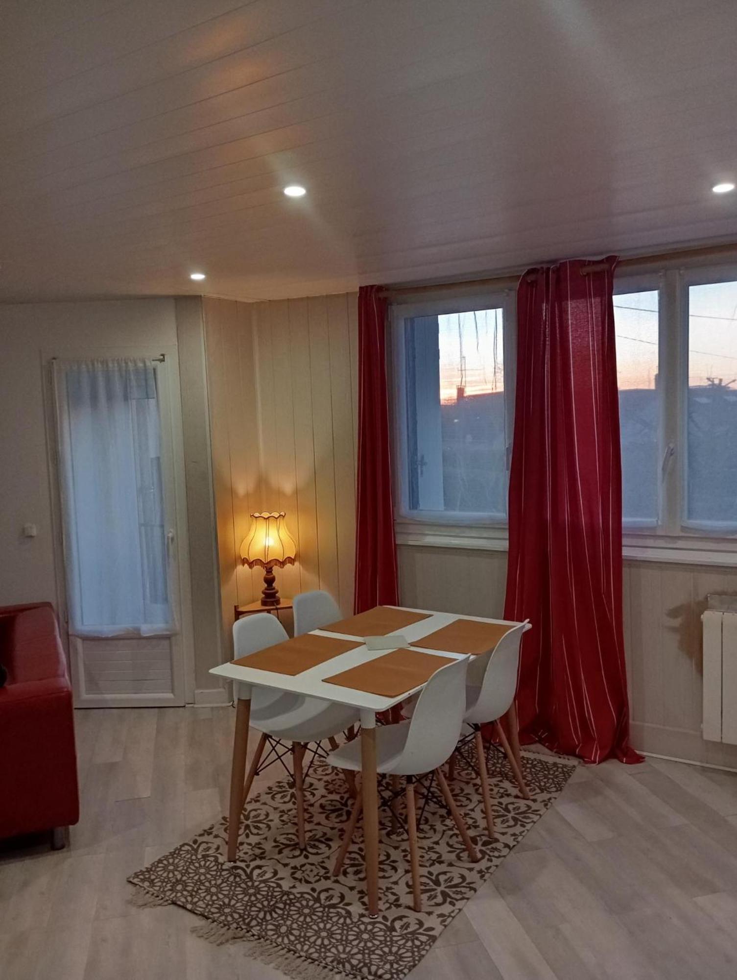 Appartement Confortable Dreux Exterior photo